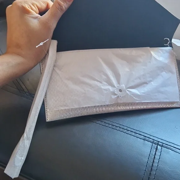 Aldo Elegant Silver Stiletto Heels With Matching Clutch. - Picture 8 of 15